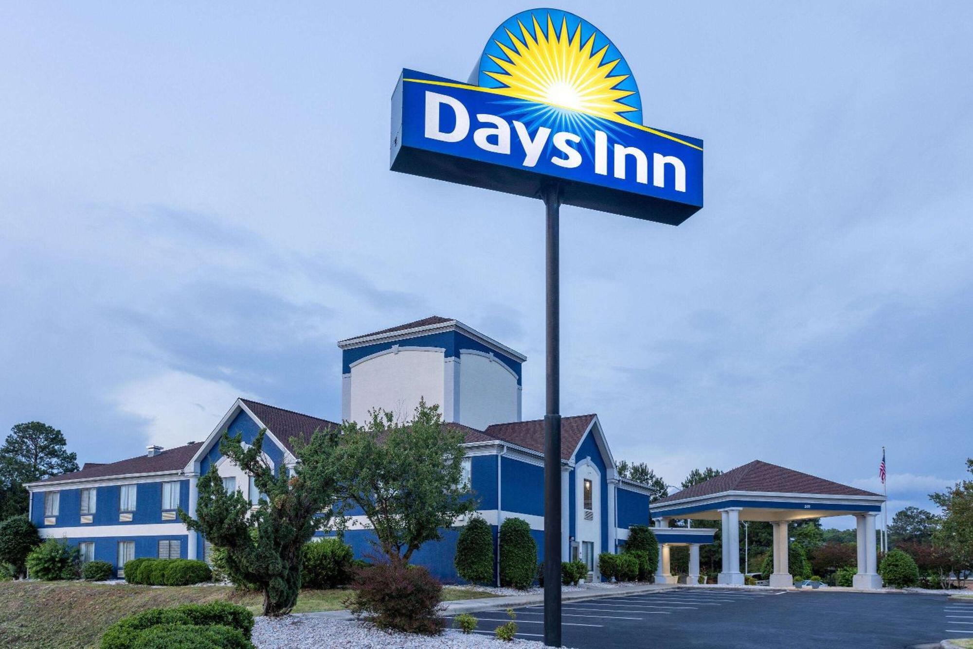 Days Inn By Wyndham Louisburg Zewnętrze zdjęcie